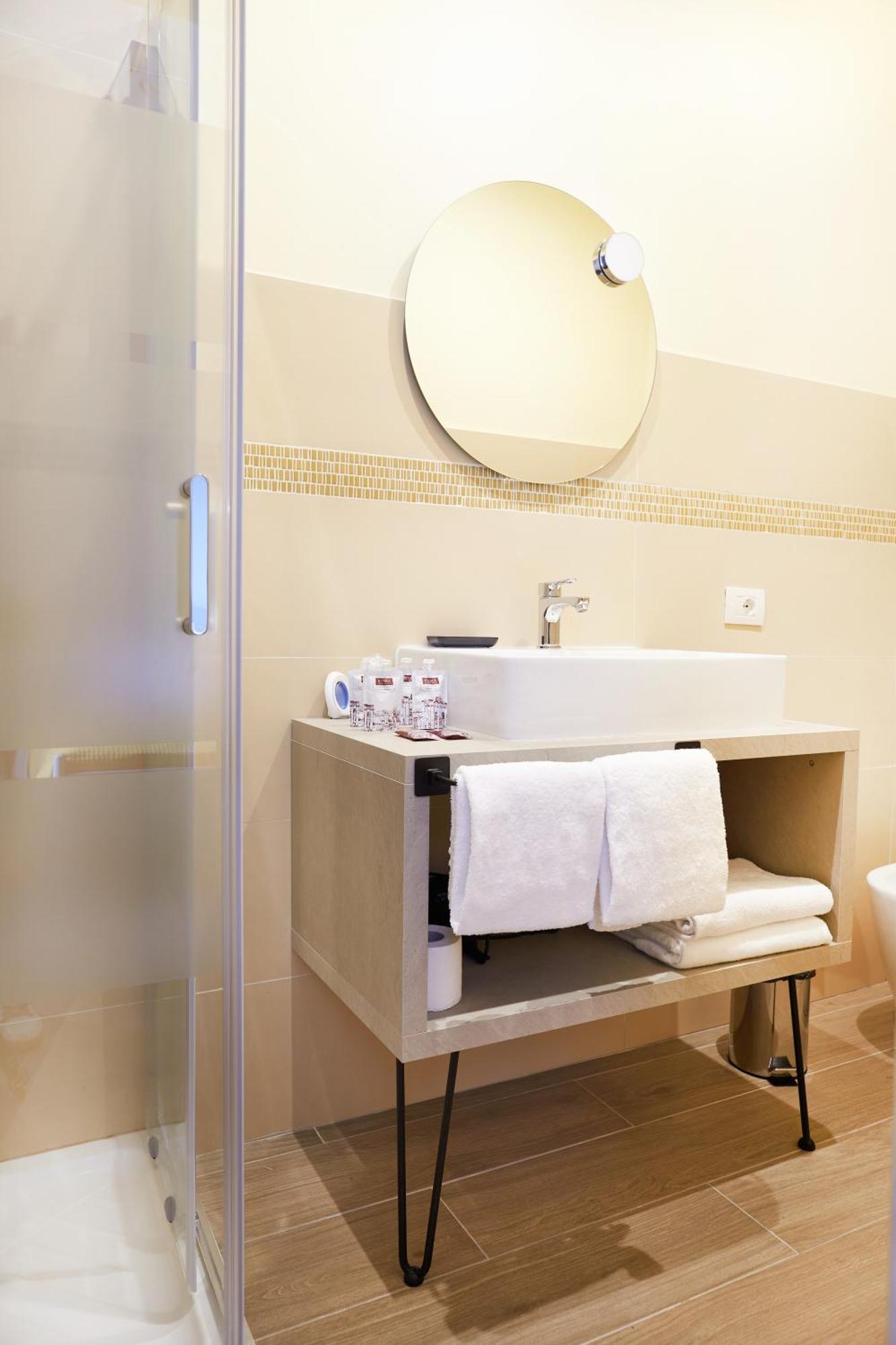 Hotel Reyes Rome Exterior photo