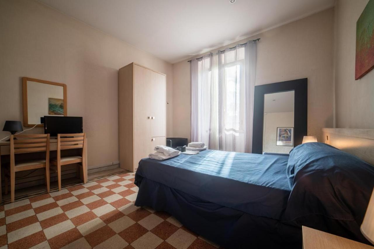 Hotel Reyes Rome Exterior photo